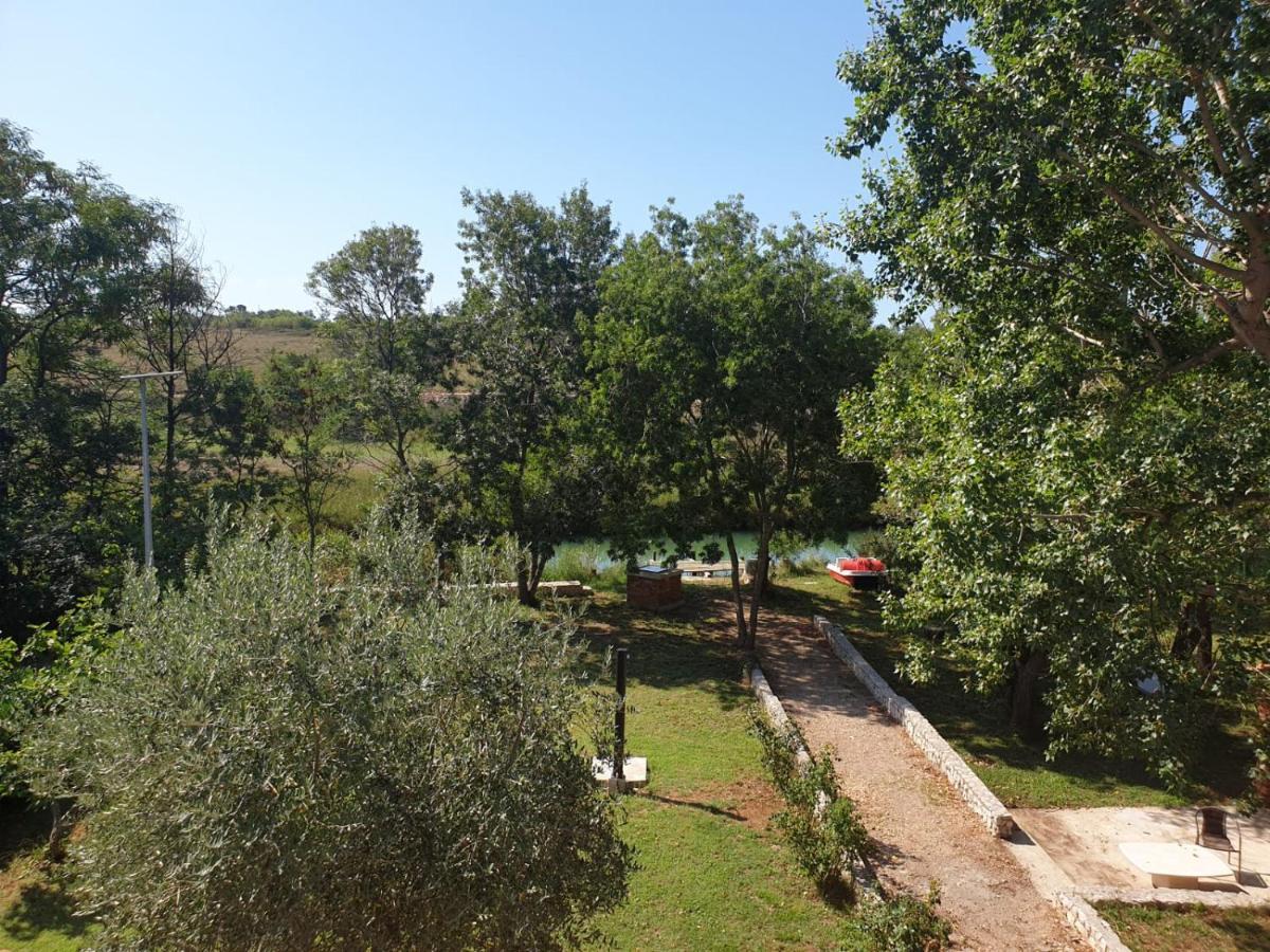Holiday Home Borna Nin Exterior photo