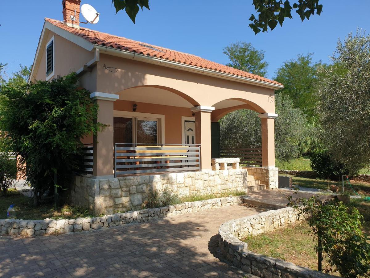 Holiday Home Borna Nin Exterior photo