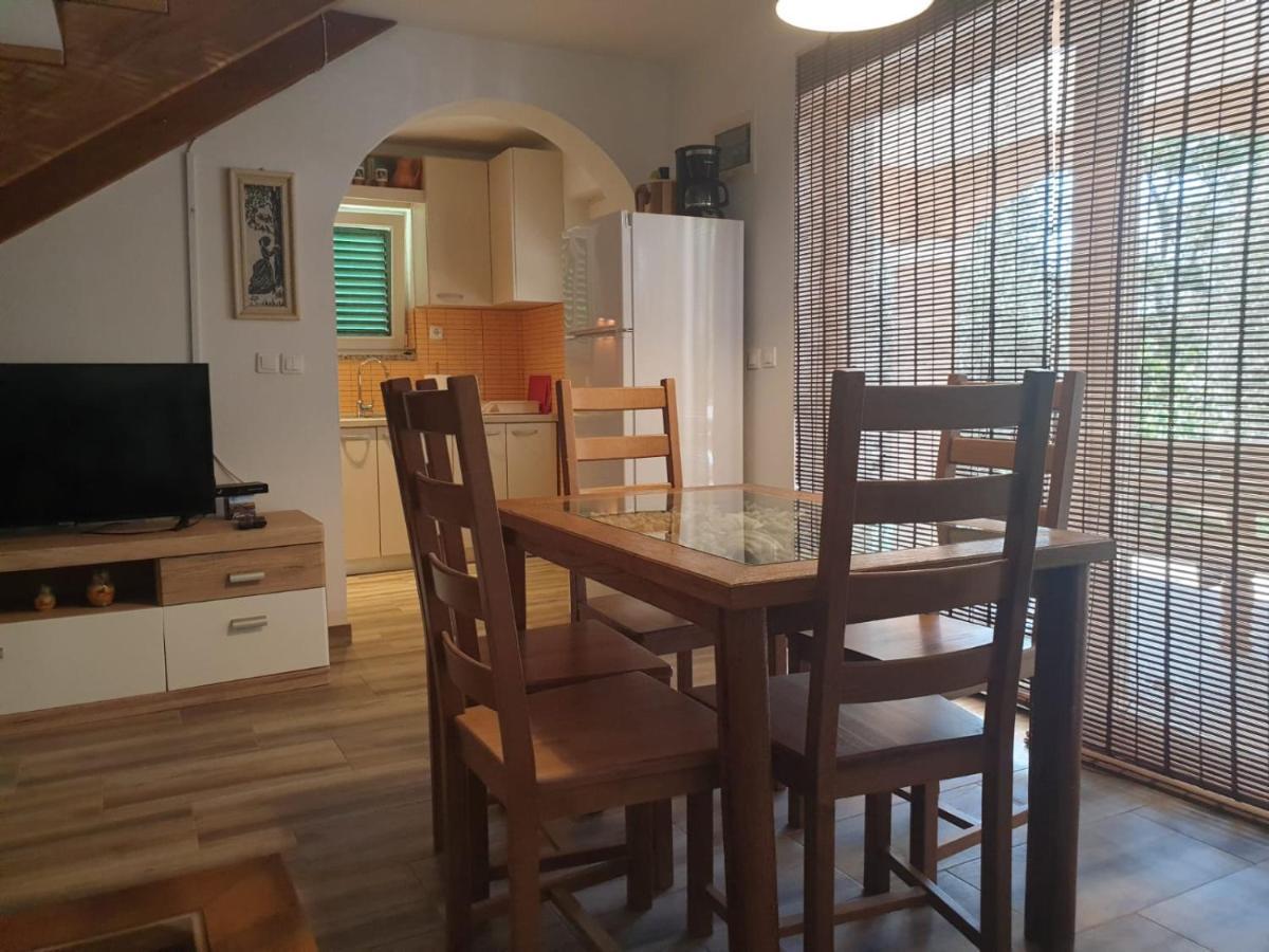 Holiday Home Borna Nin Exterior photo