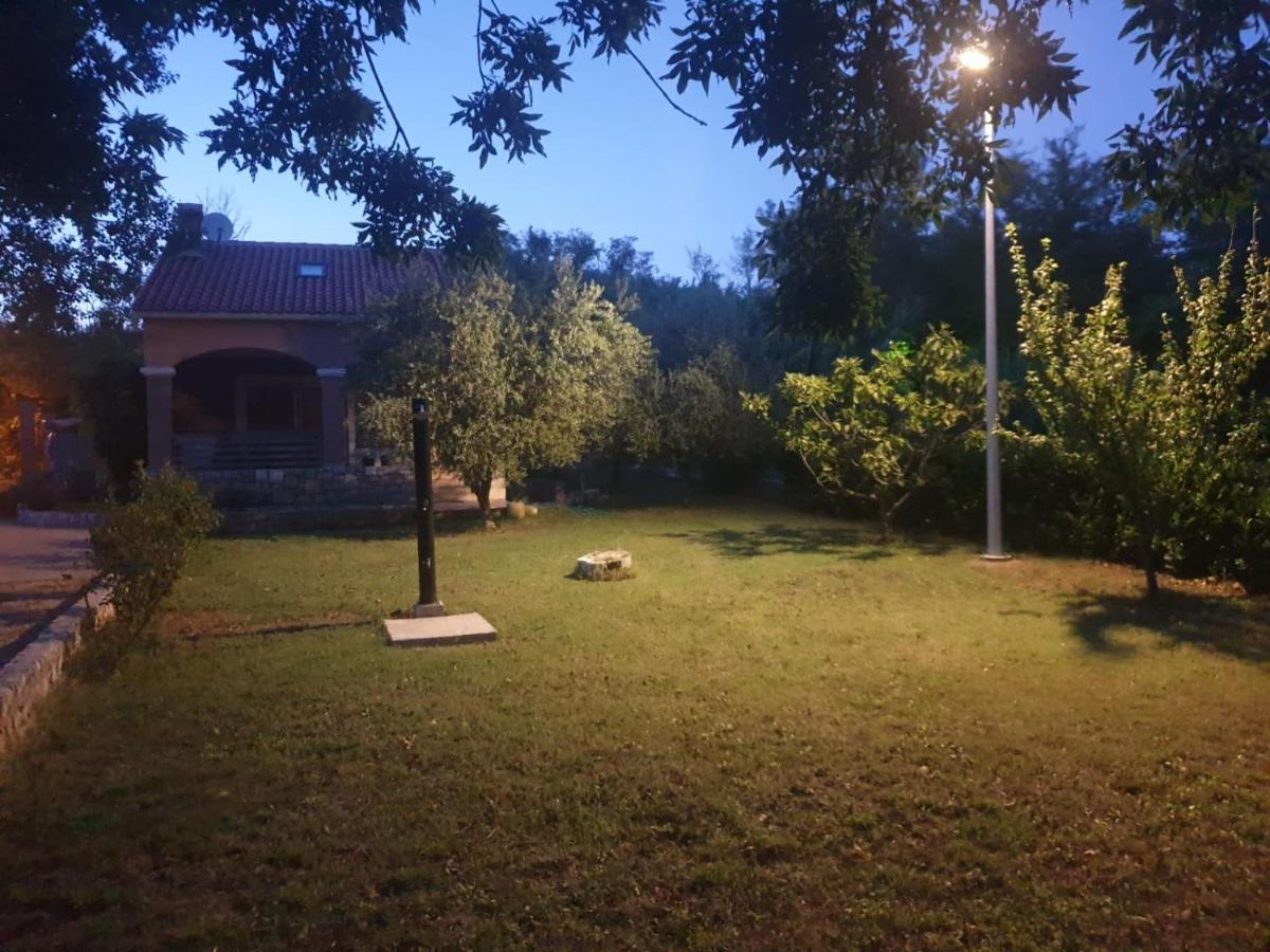 Holiday Home Borna Nin Exterior photo