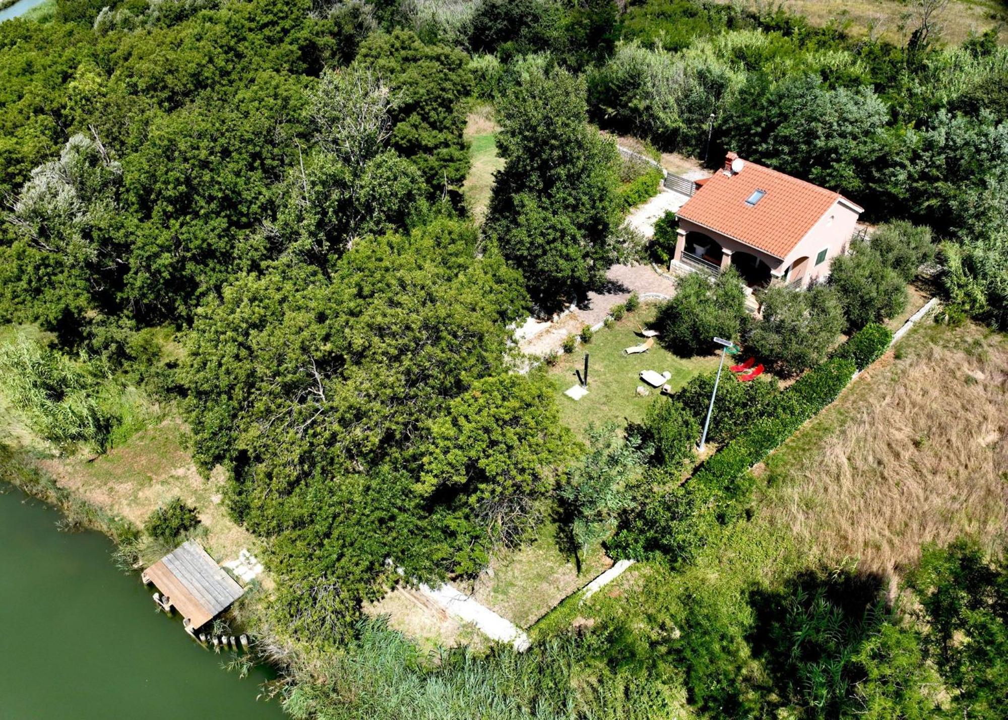 Holiday Home Borna Nin Exterior photo
